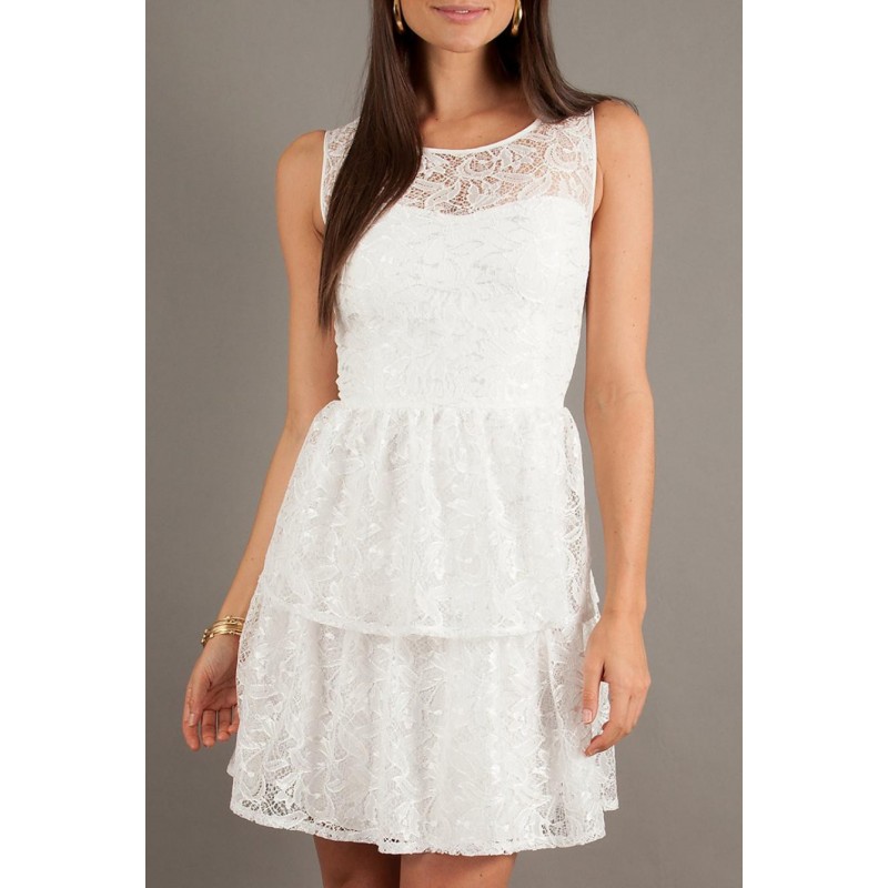 Vestido Curto Branco Renda com Babados