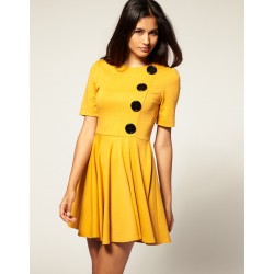 Vestido Amarelo Curto Elegante com botoes Pretos Saia Gode