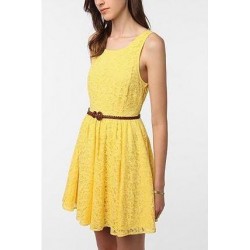 Vestido Amarelo em Renda Casual Leve Curto Saia Gode