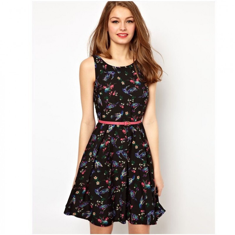 Vestido estampado com fundo sales preto