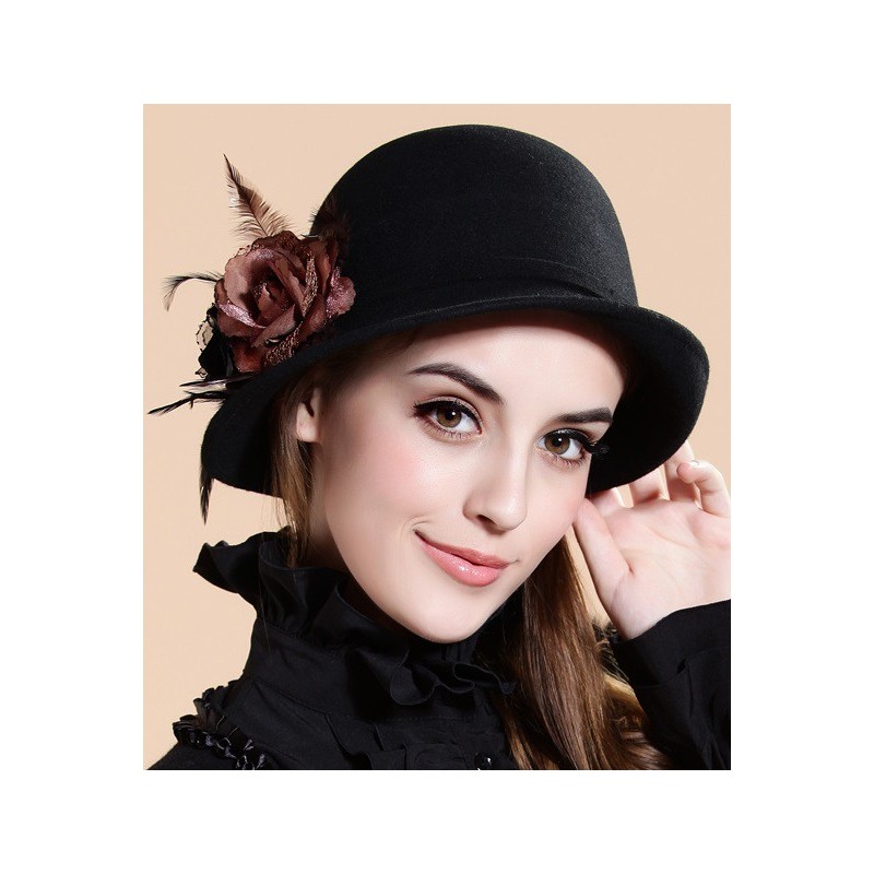 Chapéu Feminino Lã Preto com Detalhe Flor